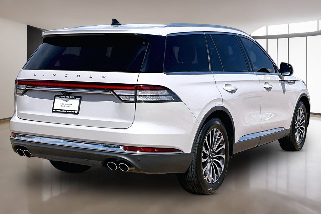 Used 2022 Lincoln Aviator Reserve w/ Elements Package Plus RWD image 2