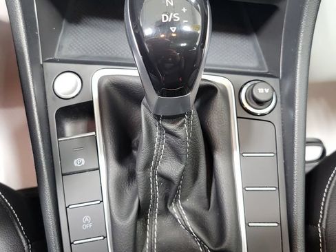 Used 2023 Volkswagen Jetta SE w/ Panoramic Sunroof Package FWD image 40