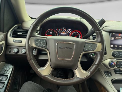 Used 2015 GMC Yukon XL Denali w/ Touring Package AWD/4WD image 27