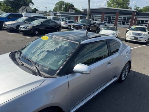 Used 2013 Scion tC FWD image 9