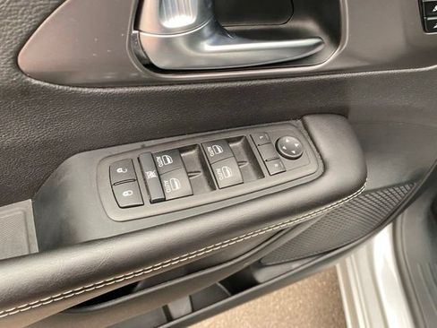 Used 2026 Chrysler Pacifica Select FWD image 20