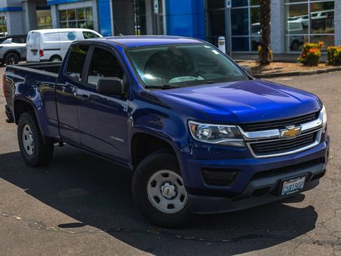 Used 2017 Chevrolet Colorado W/T AWD/4WD image 2