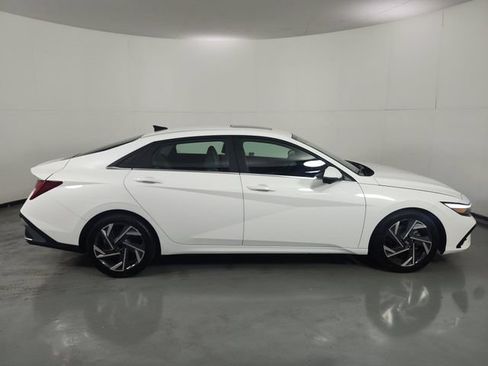 Used 2024 Hyundai Elantra Limited FWD image 35