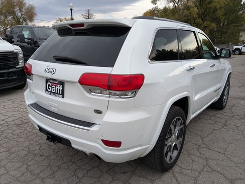 Used 2020 Jeep Grand Cherokee Overland image 3