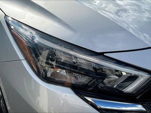 Used 2025 Nissan Versa SV w/ Trunk Package FWD image 27
