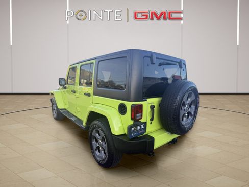 Used 2016 Jeep Wrangler Unlimited Sahara w/ Connectivity Group image 7