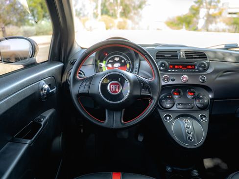 Used 2015 FIAT 500 e FWD image 31
