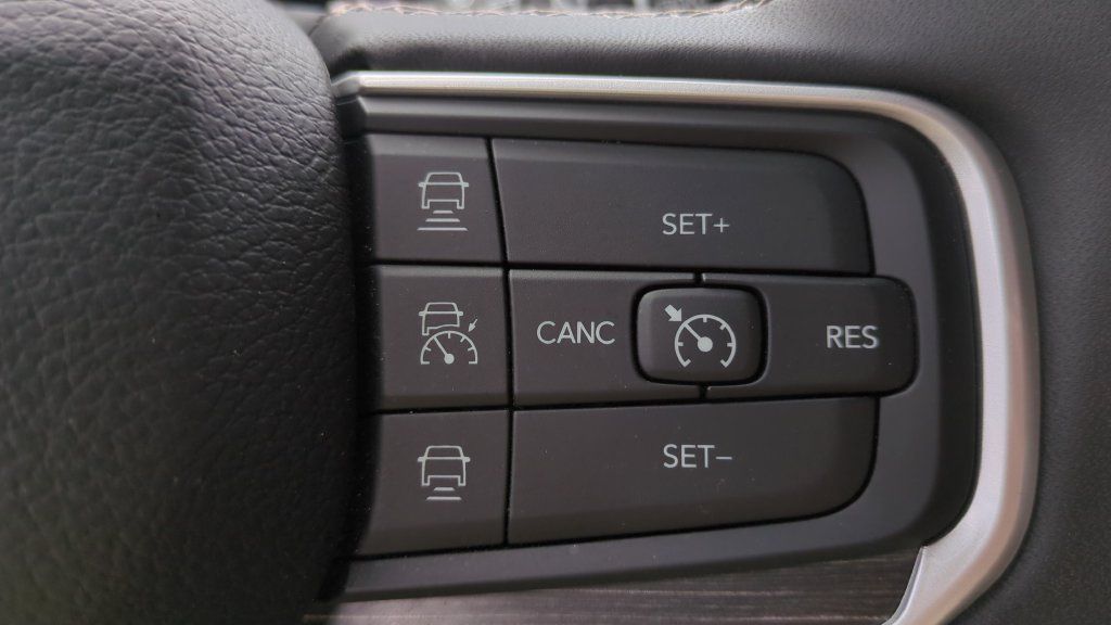 Used 2023 Jeep Wagoneer Series II AWD/4WD image 21