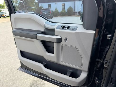 Used 2018 Ford F150 XLT w/ Equipment Group 302A Luxury AWD/4WD image 29
