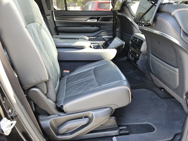 Used 2023 Jeep Grand Wagoneer Series III w/ Rear Seat Video Group 1 AWD/4WD image 14