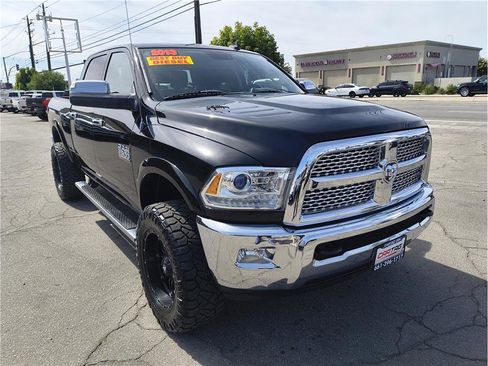 Used 2013 RAM 2500 Laramie w/ Convenience Group AWD/4WD image 3