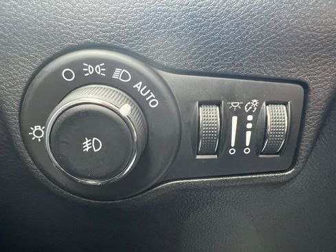 Used 2024 Jeep Compass Latitude AWD/4WD image 11