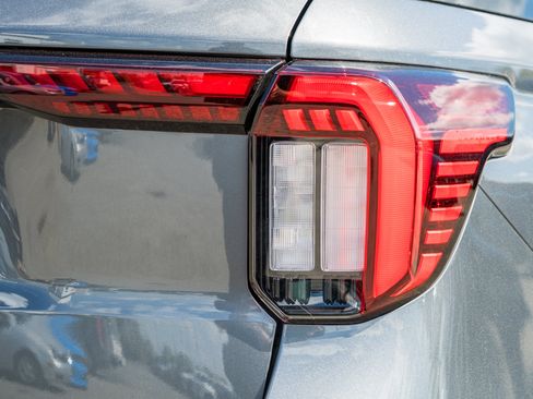 New 2026 Ford Explorer Active image 8