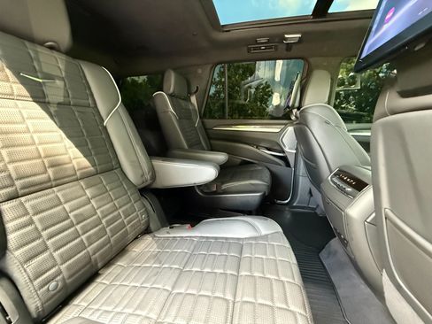 Used 2025 Cadillac Escalade V AWD/4WD image 33