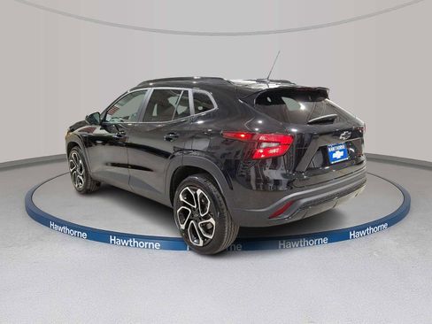 Used 2024 Chevrolet Trax RS w/ Sunroof Package image 4