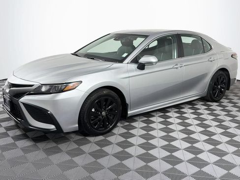 Used 2024 Toyota Camry SE FWD image 6