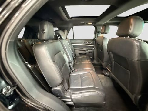 Used 2016 Ford Explorer XLT w/ Equipment Group 202A image 27