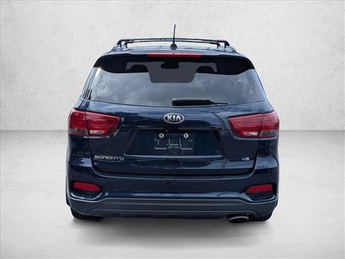 Used 2019 Kia Sorento S FWD image 7