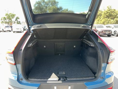 Certified 2023 Volvo C40 Recharge Core image 19