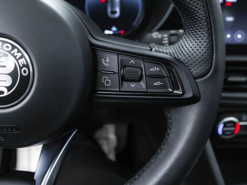 Used 2024 Alfa Romeo Giulia Ti image 43