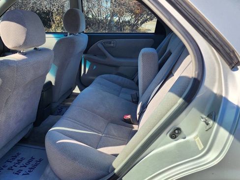 Used 2001 Toyota Camry LE image 12