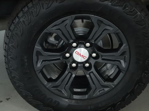 Used 2023 GMC Canyon Elevation w/ Convenience Package AWD/4WD image 12