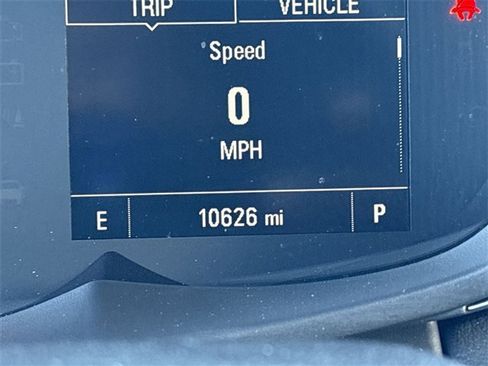 Used 2022 Chevrolet Trax LT w/ LT Convenience Package image 12