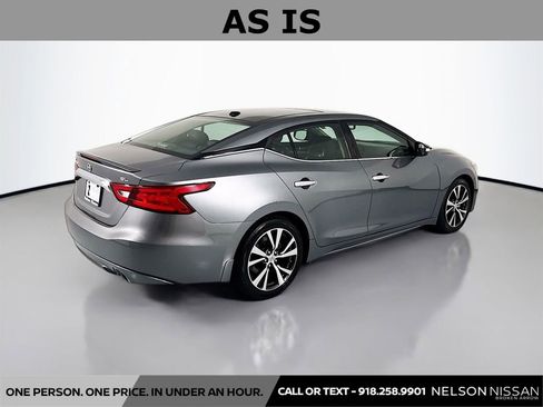 Used 2016 Nissan Maxima 3.5 SL w/ Interior Lighting Package FWD image 5