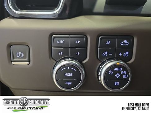 Used 2024 GMC Sierra 1500 Denali w/ Denali Reserve Package AWD/4WD image 32