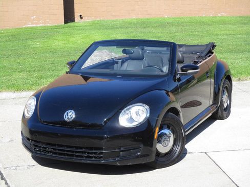Used 2013 Volkswagen Beetle 2.5 FWD image 20
