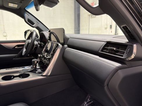 Used 2024 Lexus LX 600 F Sport AWD/4WD image 35