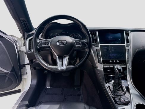 Used 2020 INFINITI Q60 3.0t Luxe w/ Cargo Package RWD image 18