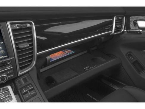 Used 2015 Porsche Panamera 4 w/ Premium Package image 17