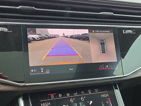 Used 2019 Audi Q8 Prestige w/ Luxury Package image 18