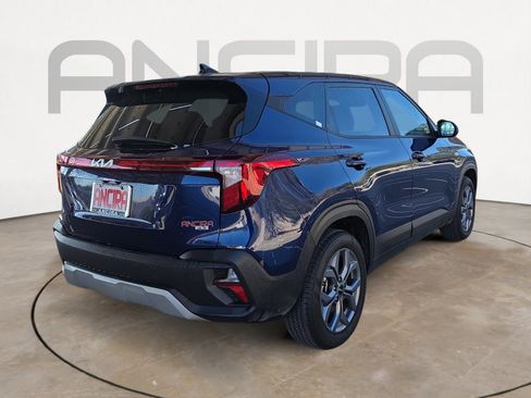 Certified 2025 Kia Seltos LX image 8