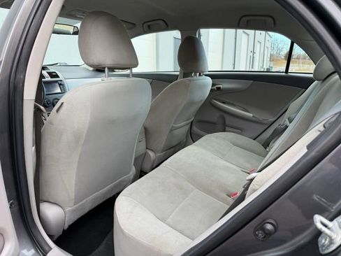 Used 2013 Toyota Corolla image 16