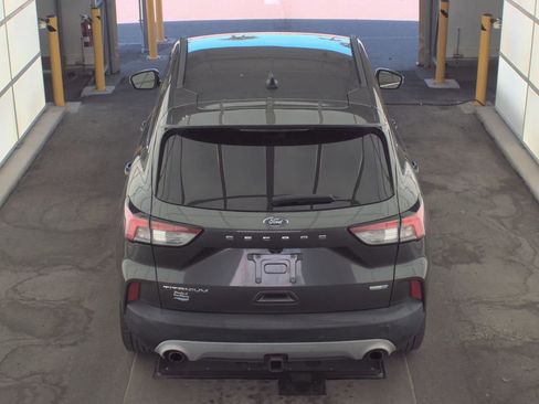 Used 2020 Ford Escape Titanium image 6