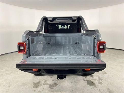 Used 2025 Jeep Gladiator Mojave w/ Safety Group image 27
