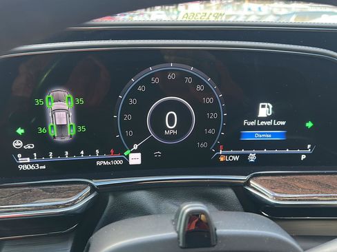 Used 2021 Cadillac Escalade ESV Sport Platinum image 17