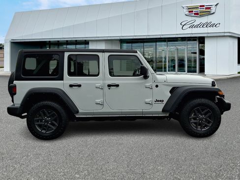 Used 2024 Jeep Wrangler Unlimited Sport AWD/4WD image 7