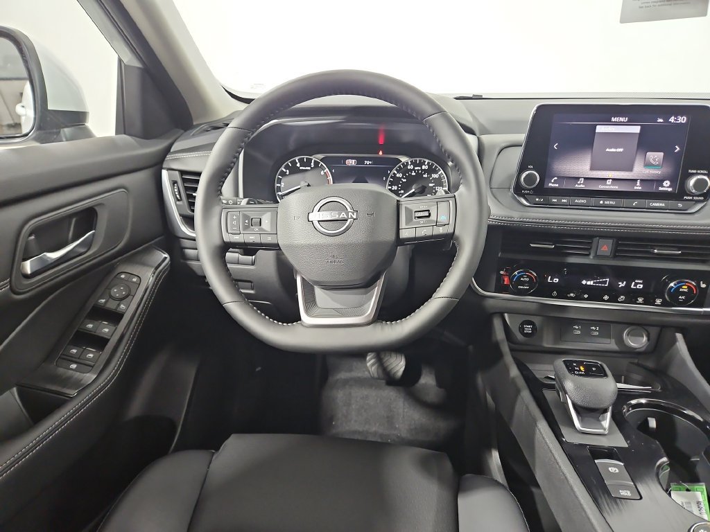 Certified 2026 Nissan Rogue SV w/ SV Premium Package AWD/4WD image 15