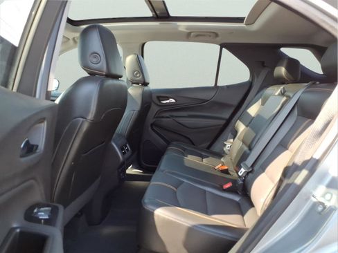 Used 2023 Chevrolet Equinox Premier AWD/4WD image 10