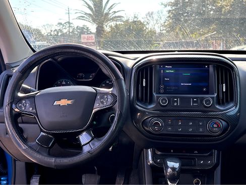 Used 2022 Chevrolet Colorado LT w/ Luxury Package image 12