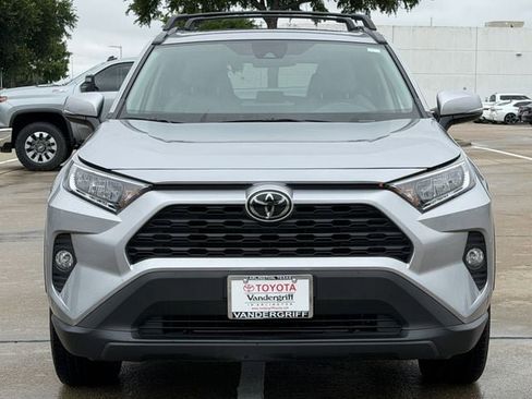 Used 2021 Toyota RAV4 XLE Premium FWD image 8