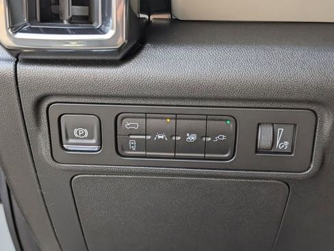 New 2026 GMC Hummer EV SUV AWD/4WD image 17