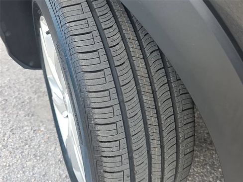 Used 2024 Buick Encore GX Preferred w/ Advanced Technology Package FWD image 27