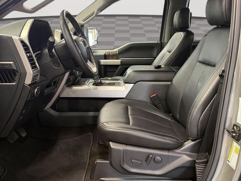 Used 2019 Ford F150 Lariat w/ Equipment Group 502A Luxury AWD/4WD image 8