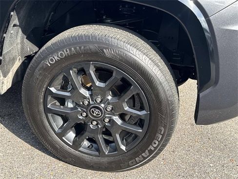 Used 2025 Toyota Sequoia Platinum image 5