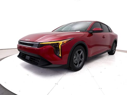 Certified 2025 Kia K4 FWD image 12