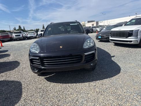 Used 2016 Porsche Cayenne AWD/4WD image 2